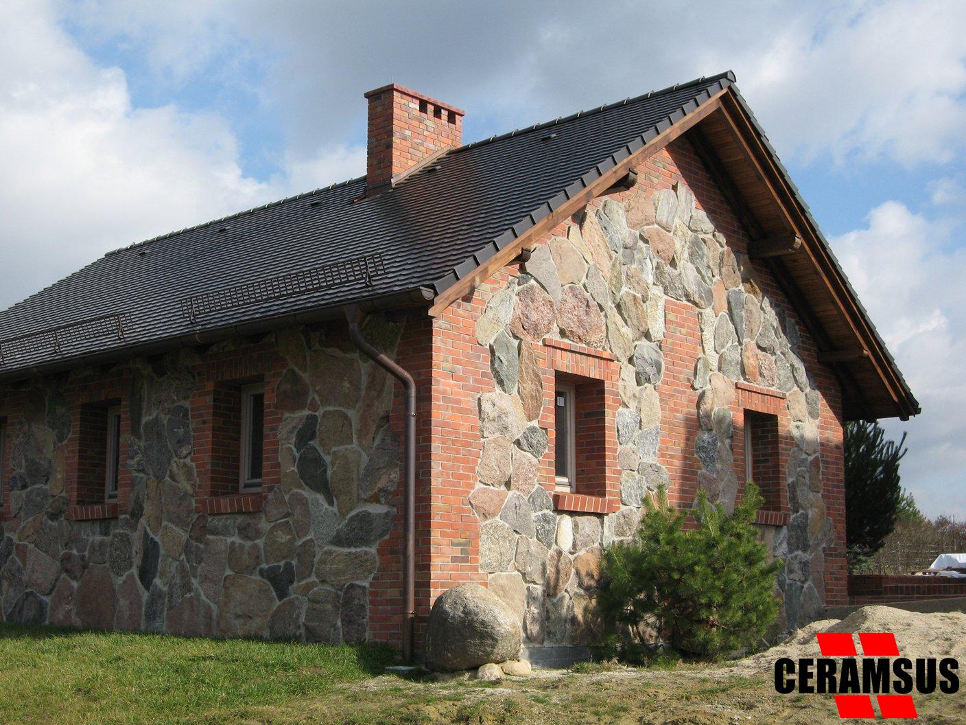 Ceramsus -Dom na wsi - elewacja klinkierowa